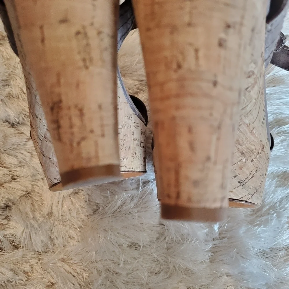 MIU MIU  leather sandal cork platform.  Sz10